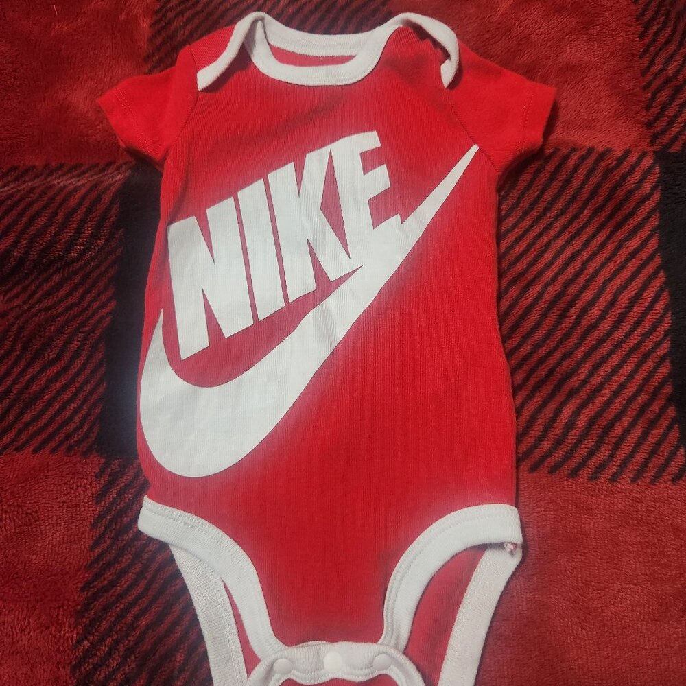 Nike Bodysuit Red/White Size 0-6 Months Final